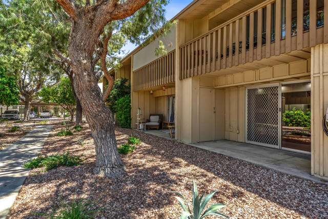 77845 California Drive, Palm Desert CA: https://media.crmls.org/mediaz/f960242c-5425-44e1-8ddc-d5d78e0597c7.jpg