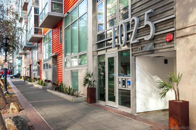 1025 Island Ave, San Diego CA: https://media.crmls.org/mediaz/f9604ab2-d775-4c84-a134-102458e20e17.jpg