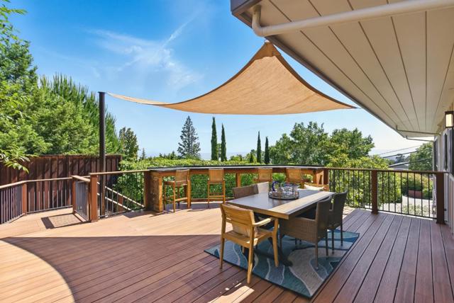 3996 Jefferson Avenue, Redwood City CA: https://media.crmls.org/mediaz/f96058b8-aec3-4121-afc2-d243f30e7955.jpg