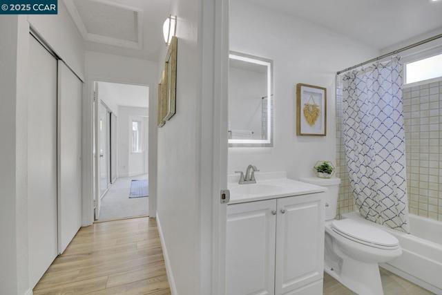 9821 Broadmoor Dr, San Ramon CA: https://media.crmls.org/mediaz/f96080c0-ecfc-468a-ad33-984fdc0abf39.jpg