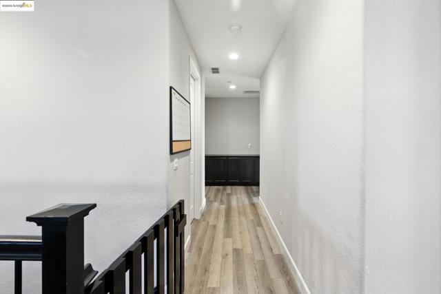 536 Aster St, Vacaville CA: https://media.crmls.org/mediaz/f960ac99-5e74-4e28-9436-c4c8139e9e85.jpg
