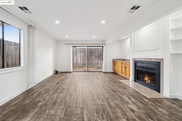 95 Mozden Ln, Pleasant Hill CA: https://media.crmls.org/mediaz/f960ce56-76b8-404f-9d32-23bddc6210c8.jpg