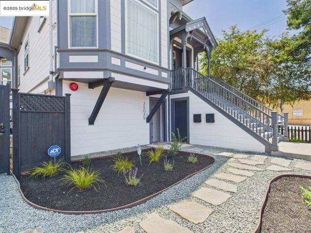 2602 Adeline St, Oakland CA: https://media.crmls.org/mediaz/f9613a1c-5053-44a9-8645-5b69d89dca2b.jpg