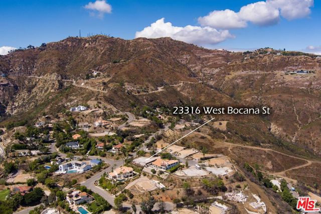 23316 W Bocana Street, Malibu CA: https://media.crmls.org/mediaz/f96142ad-d66d-4da6-81ea-fb20318e222e.jpg