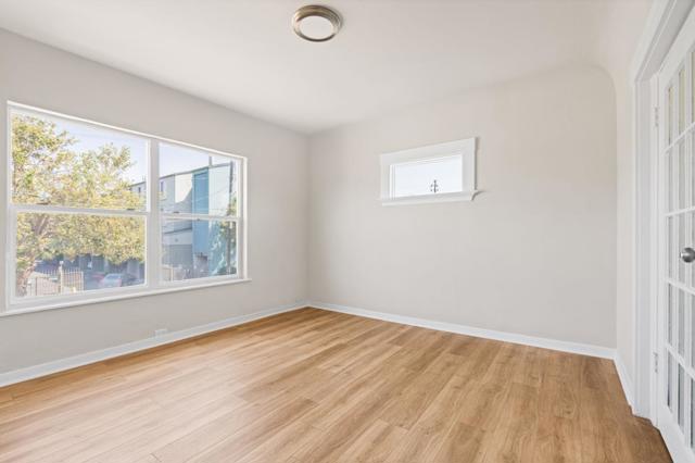 551 53rd Street, Oakland CA: https://media.crmls.org/mediaz/f9618552-c205-4024-85e4-9be192440cc9.jpg