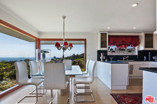 1166 LAS PULGAS Place, Pacific Palisades CA: https://media.crmls.org/mediaz/f96225ab-99ca-43ac-98b2-6aa9cf2f85ff.jpg