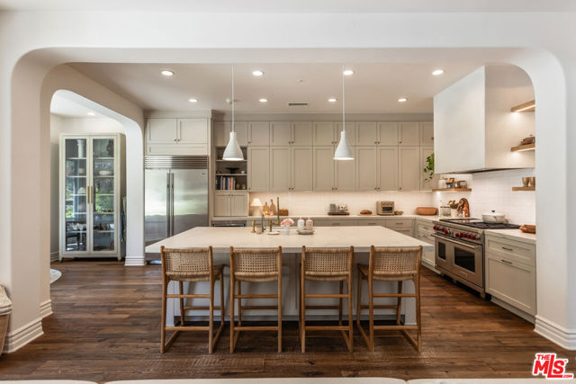 2052 Shadow Creek Drive, Agoura Hills CA: https://media.crmls.org/mediaz/f962458c-3cfb-4091-9970-4054d6ff9260.jpg