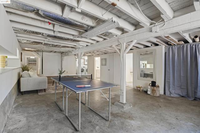 Image 40 of 56 For 1046 Ordway St