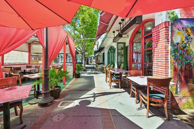 657 Walnut Street, San Carlos CA: https://media.crmls.org/mediaz/f963bf4f-3387-484d-aaa0-1c7ff8056eb4.jpg
