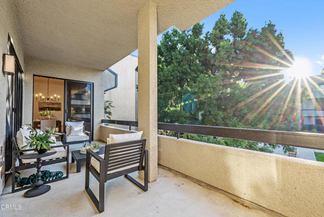 Detail Gallery Image 8 of 37 For 2329 Century Hill, Los Angeles,  CA 90067 - 2 Beds | 2 Baths