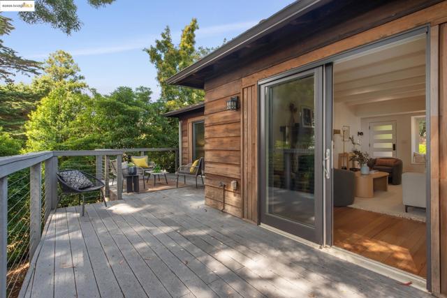 1270 Queens Rd, Berkeley CA: https://media.crmls.org/mediaz/f964b22b-7c30-44ac-84b1-1f73b5418912.jpg