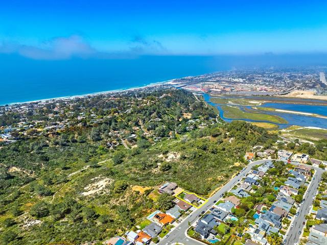 14224 Recuerdo Dr, San Diego CA: https://media.crmls.org/mediaz/f9651a5b-420d-4ccb-985a-422300b478a1.jpg