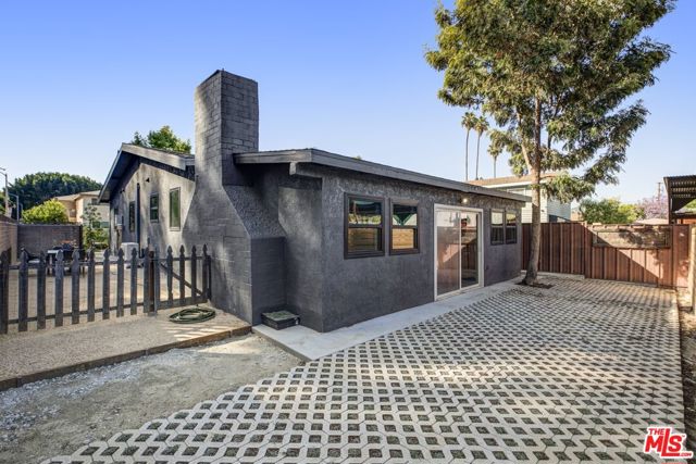 2634 Rich Street, Los Angeles CA: https://media.crmls.org/mediaz/f9652927-a1ab-4458-9d55-8fede0d52394.jpg