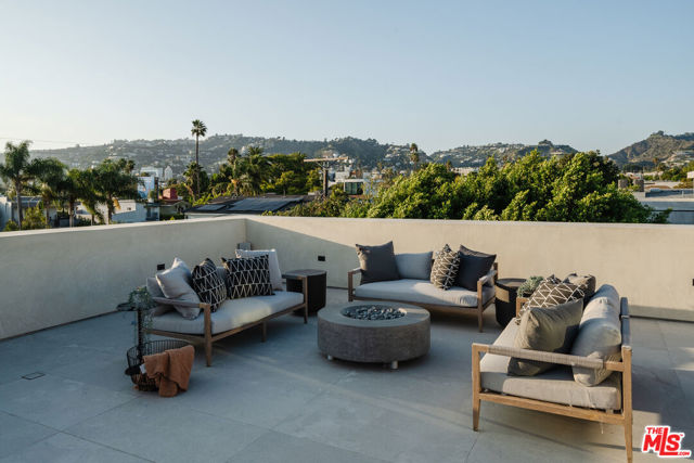 819 N Ogden Drive, Los Angeles CA: https://media.crmls.org/mediaz/f9653c09-ae50-493d-9acb-8129e1a11d29.jpg