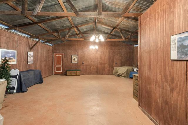 804 Comstock Road, Hollister CA: https://media.crmls.org/mediaz/f967fb46-ad4d-4adf-9aee-d0c1372693eb.jpg