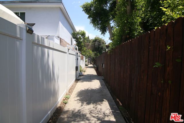 1028 N Hayworth Avenue, West Hollywood CA: https://media.crmls.org/mediaz/f9684ef0-2046-4bfa-b03a-6e972714fad2.jpg