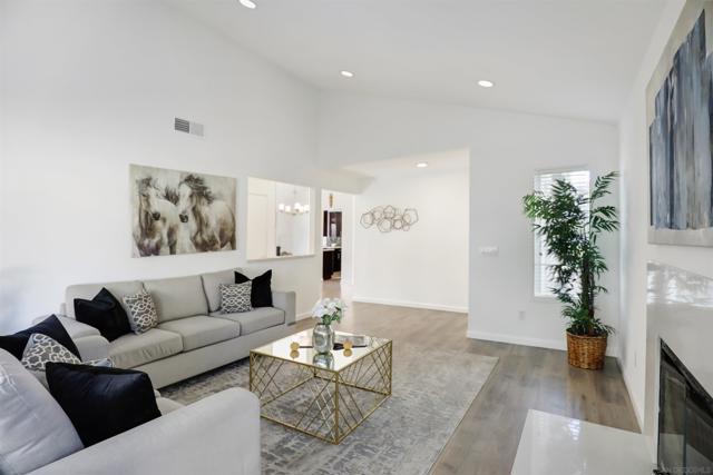 10366 Rancho Carmel Dr, San Diego CA: https://media.crmls.org/mediaz/f968d224-8747-4a0b-ab58-d7d91ed7b30f.jpg