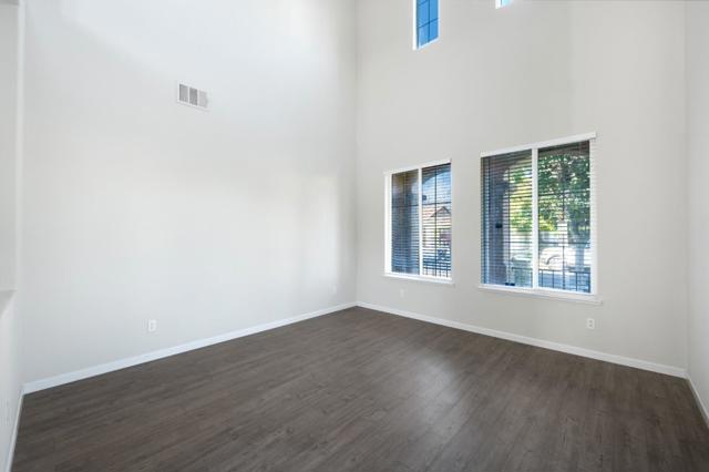 16341 Adobe Way, Lathrop CA: https://media.crmls.org/mediaz/f968fd5f-da7b-4a21-911d-5d3ad6260005.jpg