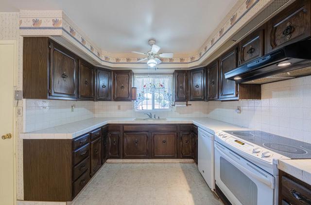 217 Iris Drive, Salinas CA: https://media.crmls.org/mediaz/f96916c5-9643-4aca-a8c1-bec654b6d759.jpg