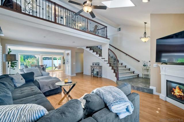 17521 Hada Dr, San Diego CA: https://media.crmls.org/mediaz/f969920e-42e2-4c75-a016-9c2324bb9faa.jpg
