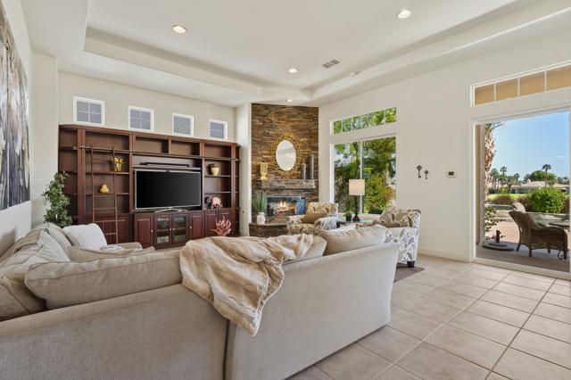 51686 Via Sorrento, La Quinta CA: https://media.crmls.org/mediaz/f969f9e2-1b04-4168-828b-a6d99520360d.jpg