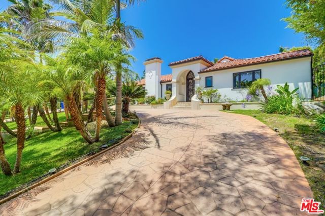 114 S Layton Drive, Los Angeles CA: https://media.crmls.org/mediaz/f969fb8b-40b0-4b2e-9138-4aa7c662e987.jpg