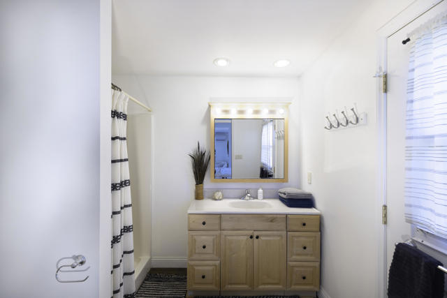 8837 Hardesty Drive Drive, Yucca Valley CA: https://media.crmls.org/mediaz/f96a0ac4-2528-450a-a7a4-87c62c564dd6.jpg