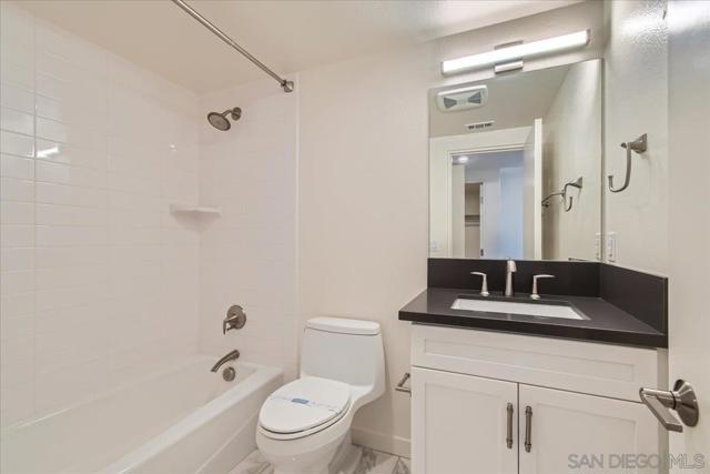 3128 Canon St, San Diego CA: https://media.crmls.org/mediaz/f96a100f-a4c6-4057-b770-4c6f142bd1f3.jpg