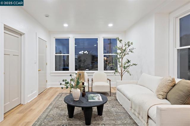 939 Ohio St, Vallejo CA: https://media.crmls.org/mediaz/f96b2f75-0529-4246-aca5-4722603c7af3.jpg