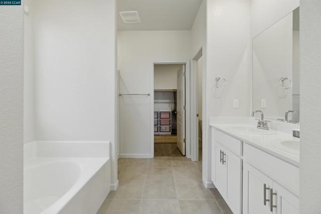 4105 Markovich Ct, Richmond CA: https://media.crmls.org/mediaz/f96c0156-7c6c-4555-981c-3f8f788fe656.jpg