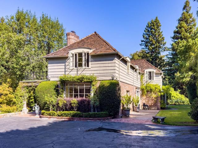 2155 Geri Lane, Hillsborough CA: https://media.crmls.org/mediaz/f96c5ae9-5d6a-4214-9e37-8f95eb448c06.jpg