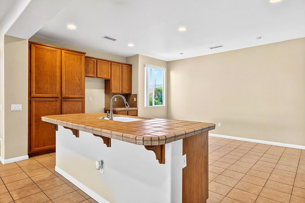 MLS #219149351DA image #4
