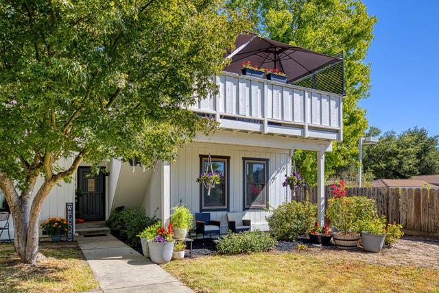 296 Grace Way, Scotts Valley CA: https://media.crmls.org/mediaz/f96d501e-bc7c-4143-9250-4db50794878f.jpg