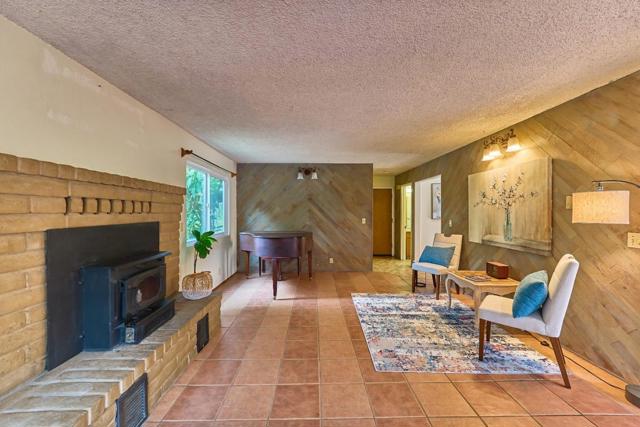 520 Seely Avenue, Aromas CA: https://media.crmls.org/mediaz/f96d7be2-e1f2-4d76-b84a-58b5ea84d8f5.jpg