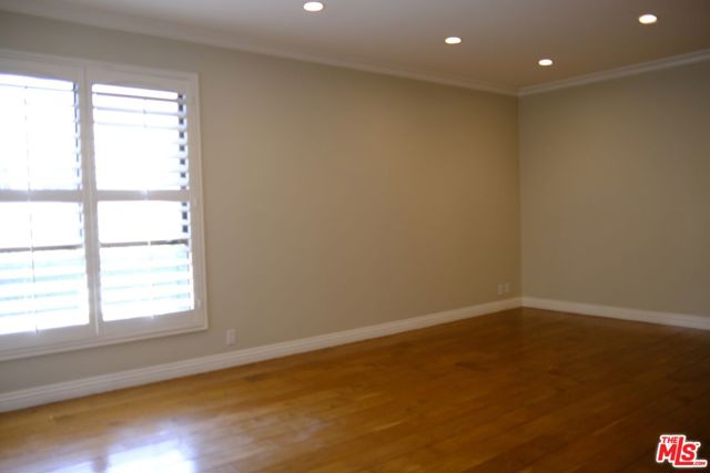 4444 Wilshire Boulevard, Los Angeles CA: https://media.crmls.org/mediaz/f96d8c53-0c67-46d3-96ee-f05495a3291c.jpg