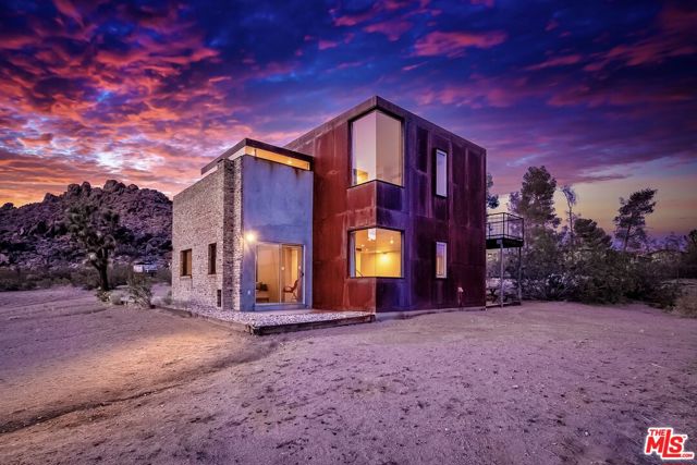 63131 Rocking Chair Road, Joshua Tree CA: https://media.crmls.org/mediaz/f96da21f-8478-4140-9646-35665f0612a5.jpg