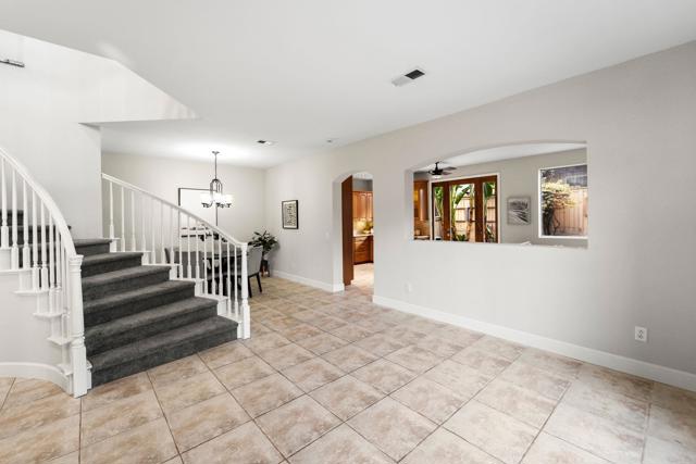 Image 5 of 40 For 970 Somerset Court F