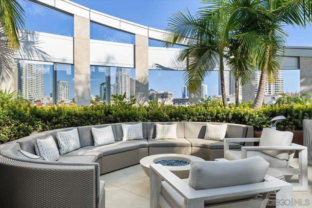 888 W E Street, San Diego CA: https://media.crmls.org/mediaz/f97021b0-1cc5-4205-9daa-6f07a050a404.jpg