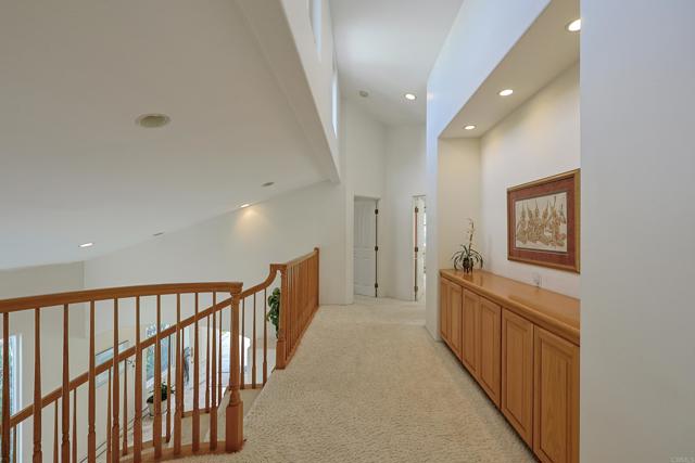 638 Margarita Ave, Coronado CA: https://media.crmls.org/mediaz/f970450d-d3e9-41f7-a55c-ff6549c1b119.jpg