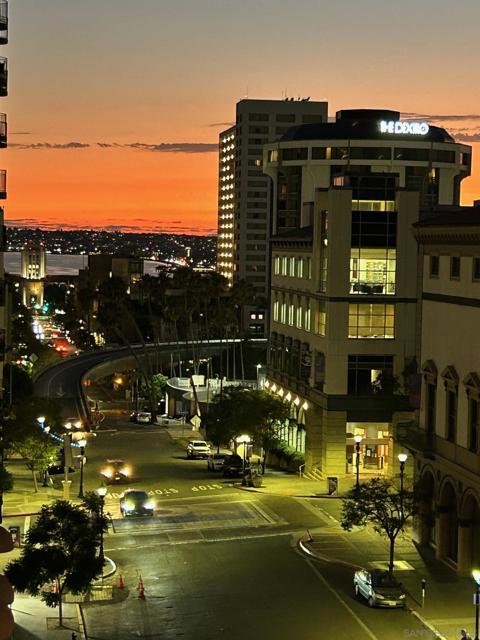 1551 4Th Ave, San Diego CA: https://media.crmls.org/mediaz/f970a4c1-299a-4c0e-a8a2-f3d10b9adf78.jpg