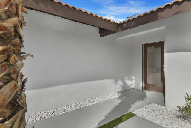 2800 E San Juan Road, Palm Springs CA: https://media.crmls.org/mediaz/f971d819-cb76-4e0a-89cf-9dfb9915344c.jpg