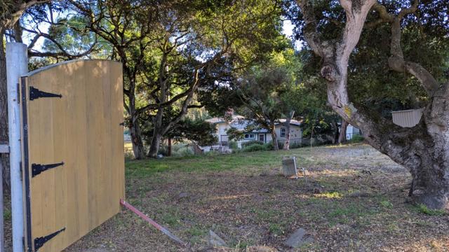 1148 Via Del Sol Road, Salinas CA: https://media.crmls.org/mediaz/f9720492-e63f-419d-bd44-2504a5b538b3.jpg