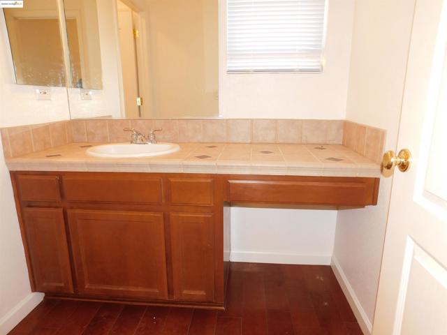 3915 Hummingbird Dr, Antioch CA: https://media.crmls.org/mediaz/f9722b71-36d2-4cba-81f2-5c9194a816f8.jpg
