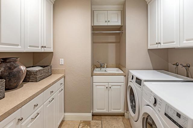 24139 Summerhill Avenue, Los Altos CA: https://media.crmls.org/mediaz/f972c509-6b77-47e5-b7d0-25314e6c6a1a.jpg