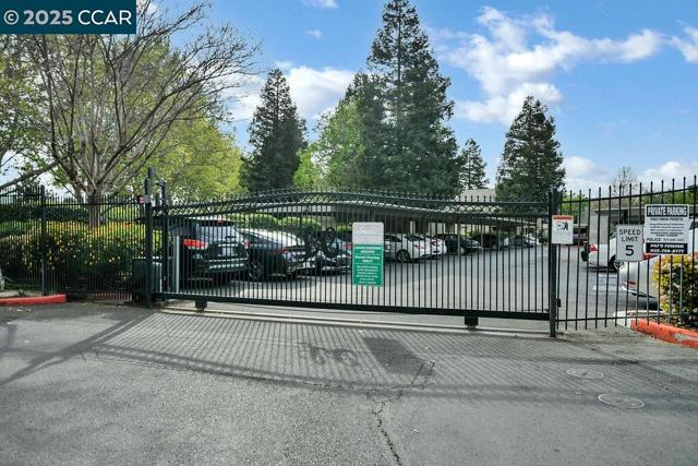 1255 Lakeview Cir, Pittsburg CA: https://media.crmls.org/mediaz/f972e8f7-67fb-4c06-b0bf-a9d6923e3465.jpg