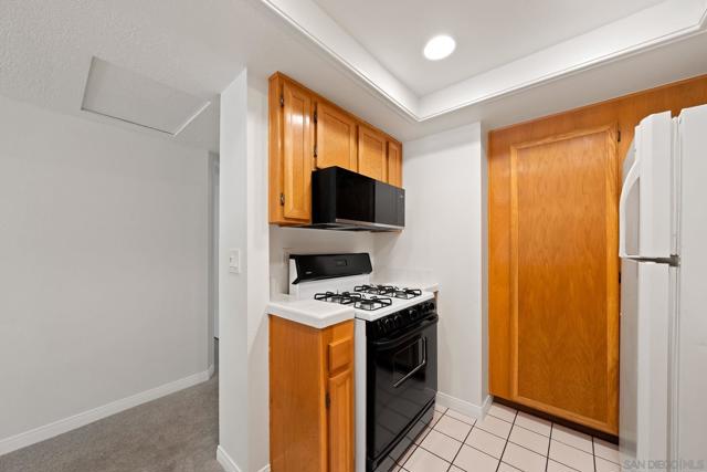 9909 Scripps Westview Way, San Diego CA: https://media.crmls.org/mediaz/f9730b52-ebf5-4240-8ec5-b50113672d6b.jpg