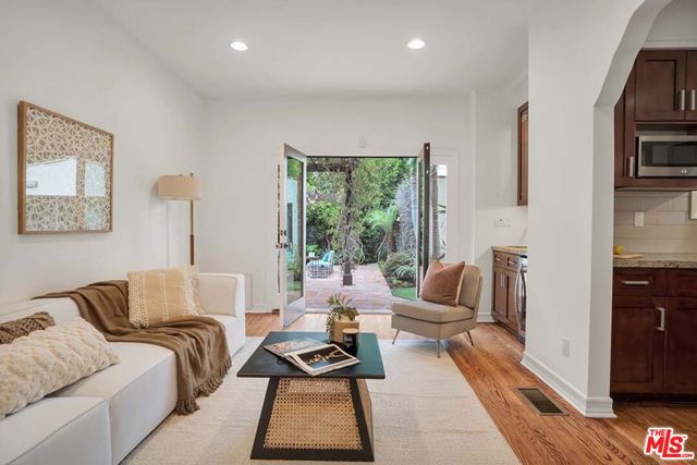 10615 Esther Avenue, Los Angeles CA: https://media.crmls.org/mediaz/f9731ddd-d94c-4fc3-be64-a0ce7cbf58ca.jpg