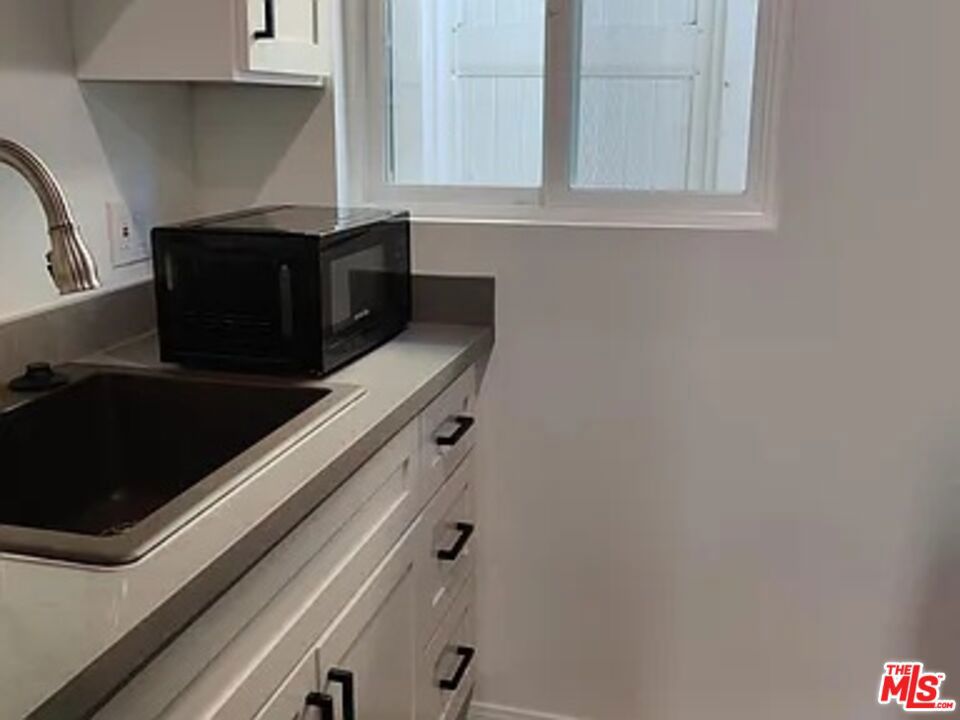 https://media.crmls.org/mediaz/f97402cf-92ff-4fca-89a7-b0804dca400d.jpg?preset=X-Large