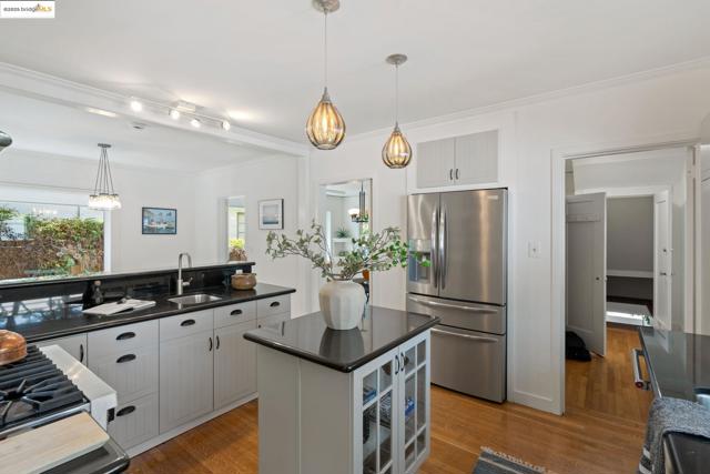 355 Arlington Ave., Berkeley CA: https://media.crmls.org/mediaz/f9740ba6-3e9c-40bb-ad5a-a0e591c9eff1.jpg
