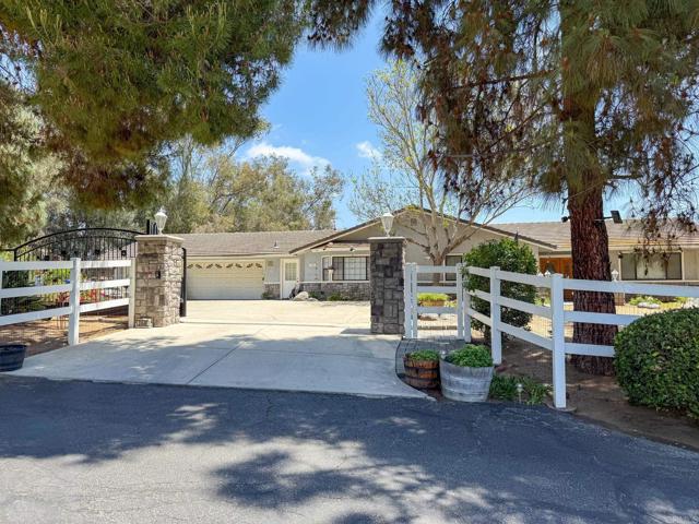 3048 Jason Road, Fallbrook CA: https://media.crmls.org/mediaz/f9740dec-fdf4-4c4b-9680-bab79d60924d.jpg